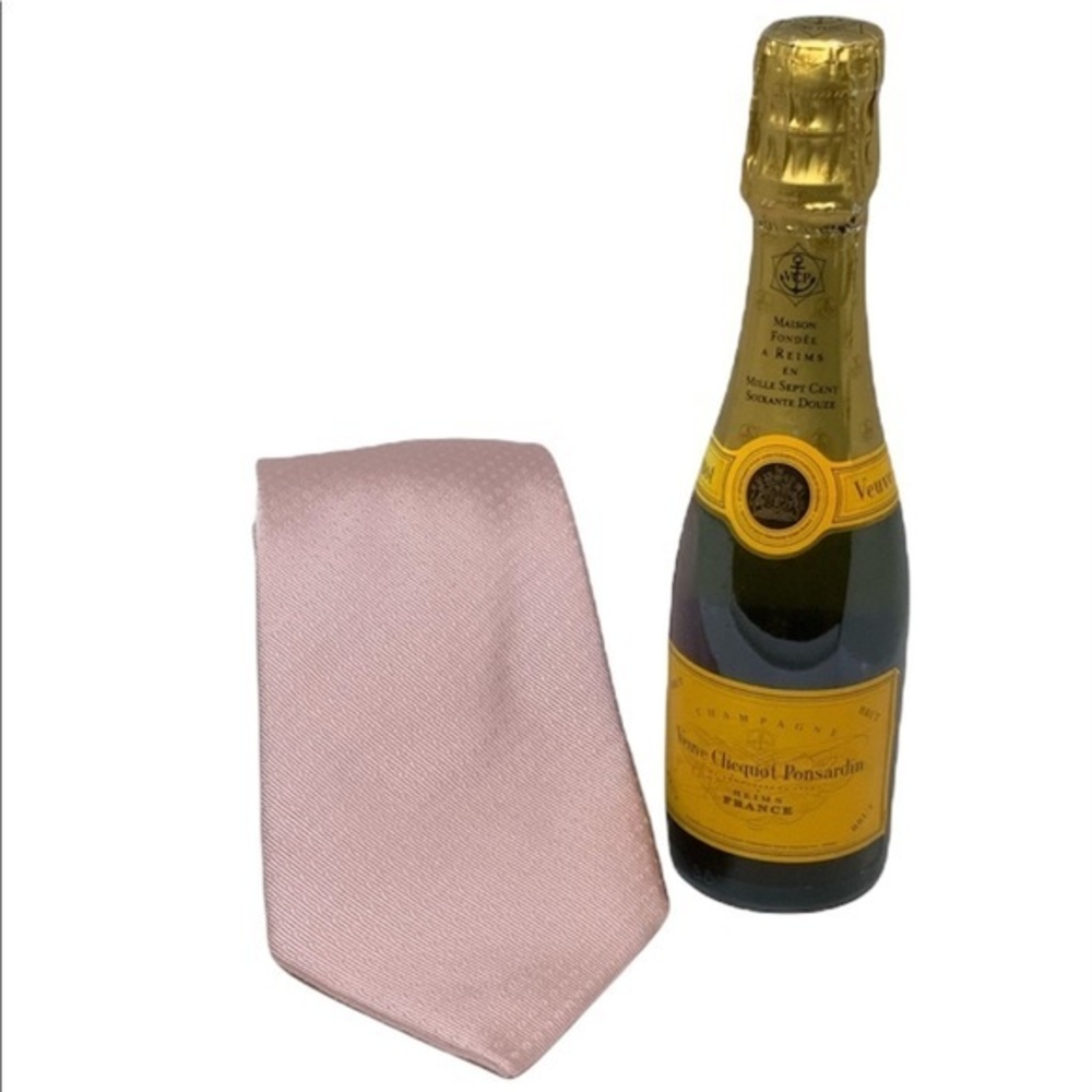 veuve clicquot tie